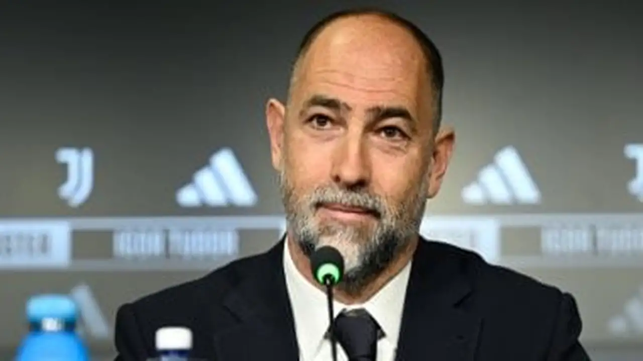 توتنهام يقرر إنهاء التعاقد مع إيجور تيودور بعد 43 يوما